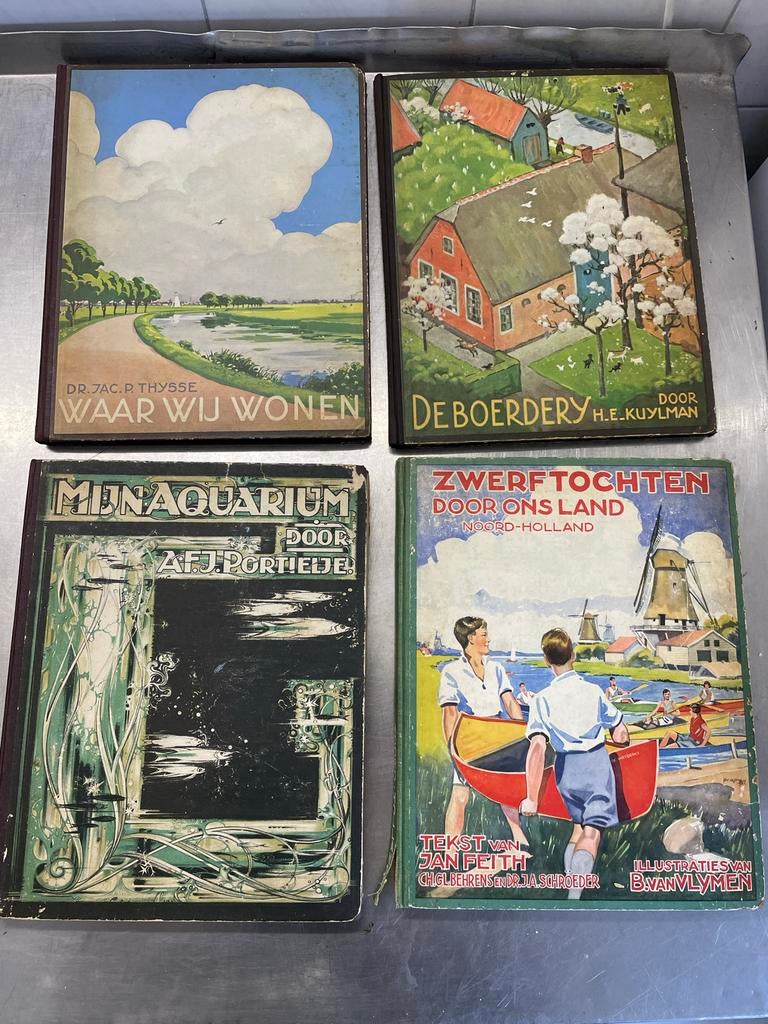 Vier oude plaatjesboeken: Waar Wij Wonen, De Boerderij e.a., Ophalen of Verzenden, Gelezen, Plaatjesalbum