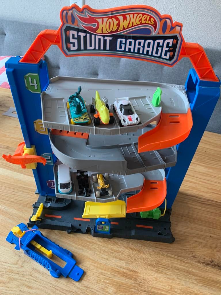 Hotwheels garage incl auto’s, Kinderen en Baby's, Speelgoed | Racebanen, Ophalen, Gebruikt, Handmatig, Hot Wheels