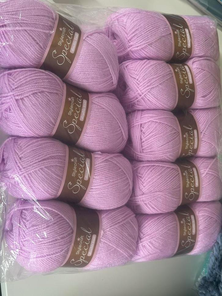 20 bollen kwaliteitswol – roze turquoise blauwgrijs, Hobby en Vrije tijd, Breien en Haken, Zo goed als nieuw, Breien of Haken