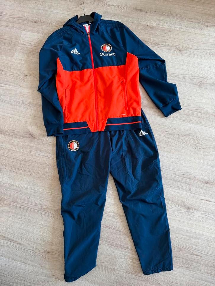 Adidas Feyenoord trainingspak maat L - Officieel gedragen, Kleding | Heren, Sportkleding, Zo goed als nieuw, Voetbal, Maat 52/54 (L)