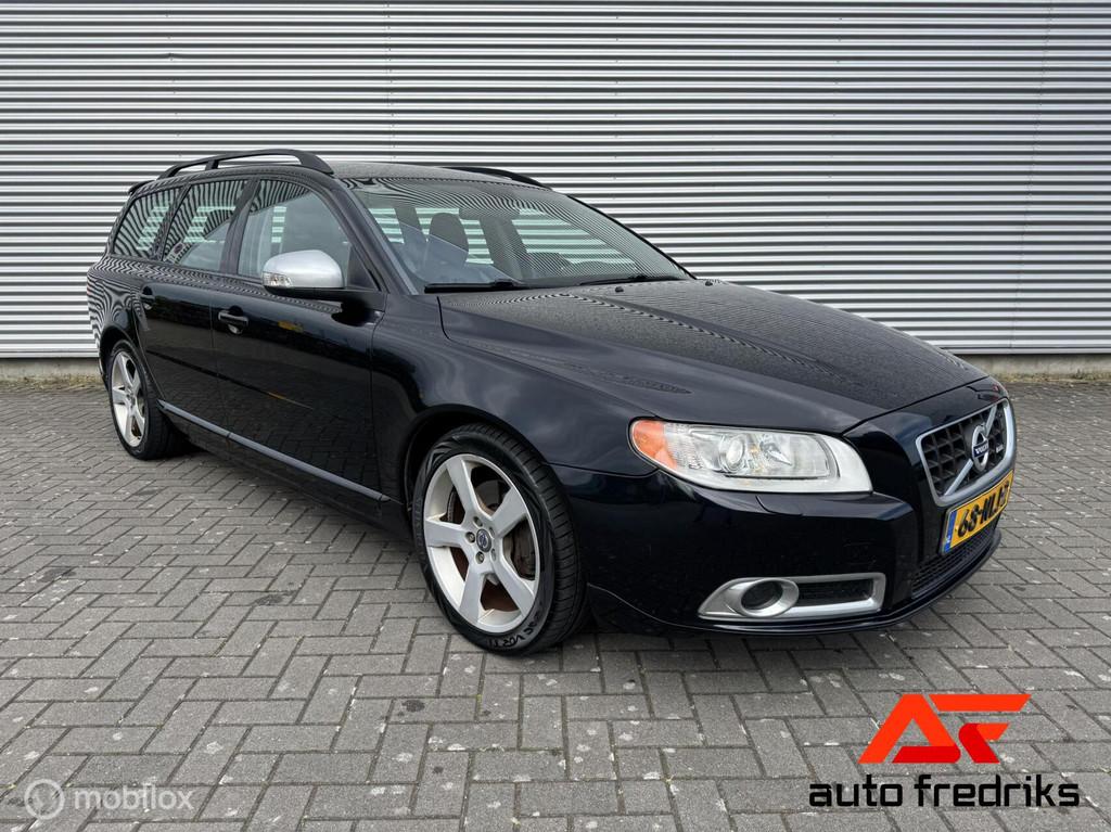 Volvo V70 2.0T R-Design | Stoelverwarming | Trekhaak |, Auto's, Volvo, Euro 5, Navigatiesysteem, 4 cilinders, Zwart