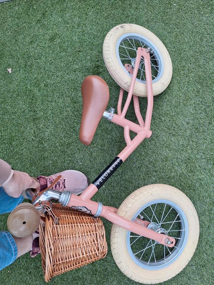 Velloretti driewieler Salmon met rieten mandje, Fietsen en Brommers, Fietsen | Driewielers, Zo goed als nieuw, Ophalen of Verzenden