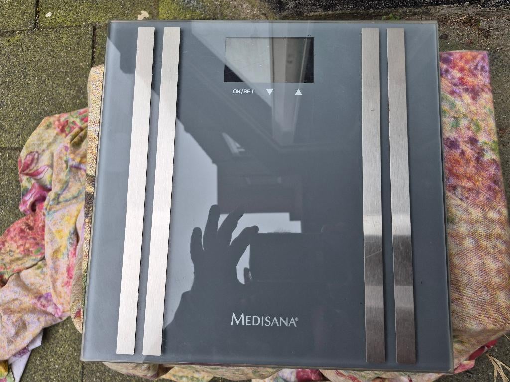 BS 476 | Lichaamsanalyse weegschaal, Medisana, als nieuw, Witgoed en Apparatuur, Weegschalen, Ophalen, 1 tot 500 gram, 100 kg of meer