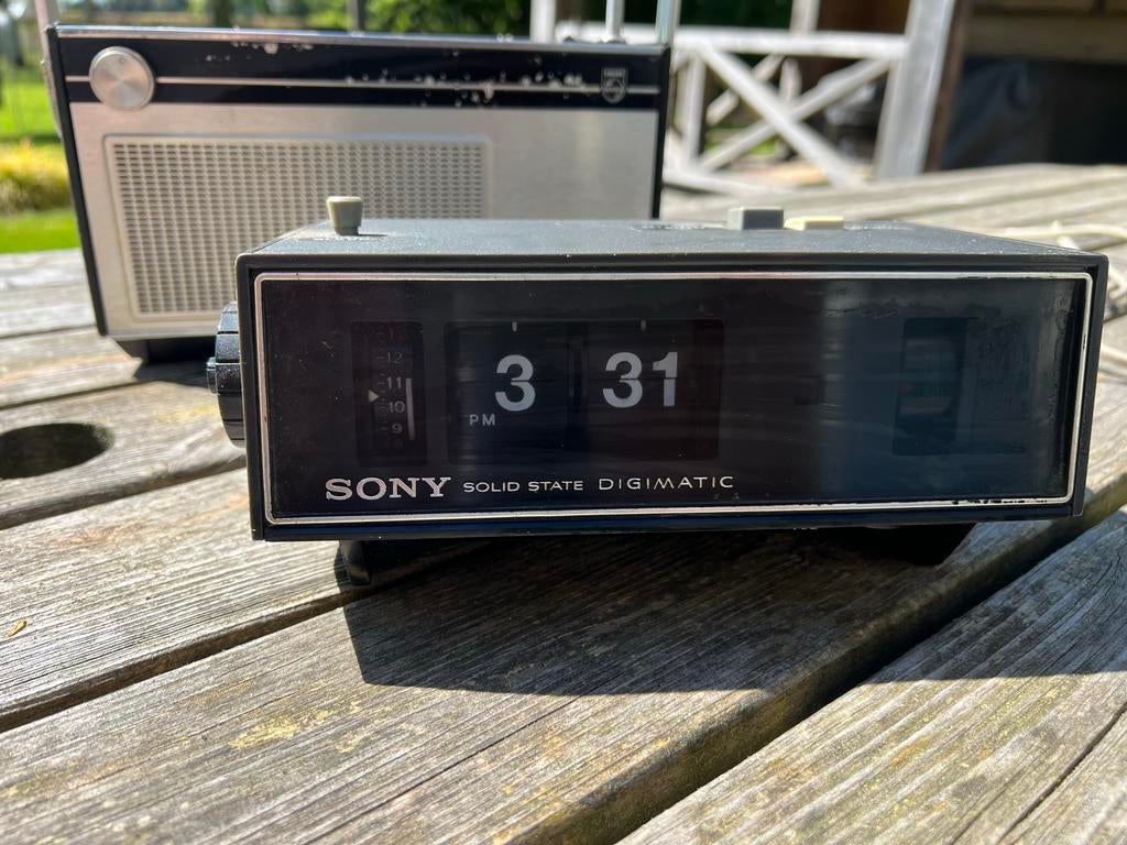 Vintage Philips Radio en Sony Digimatic Klokradio, Ophalen, Niet werkend, Radio