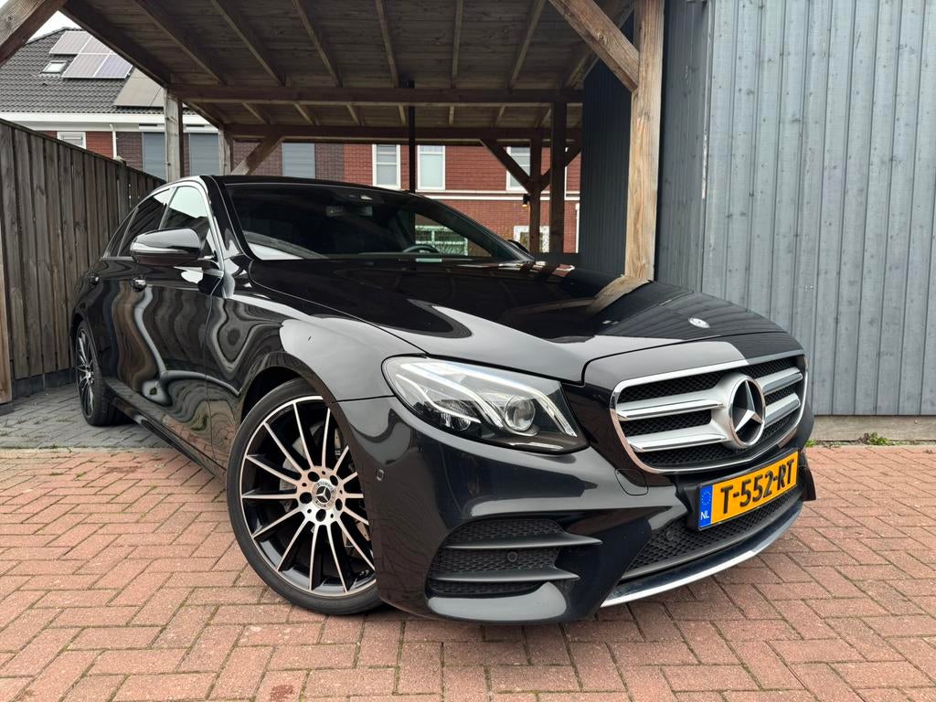 Mercedes-Benz E-Klasse 2.0 Sedan AUT 2016 Zwart Widescreen, Auto's, Zwart, 4 cilinders, Zwart, Particulier