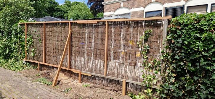 Gezocht hovenier/straten maker, Tuin en Terras, Tuinhekken en Hekwerk, Zo goed als nieuw, Tuinhek, IJzer, Ophalen of Verzenden