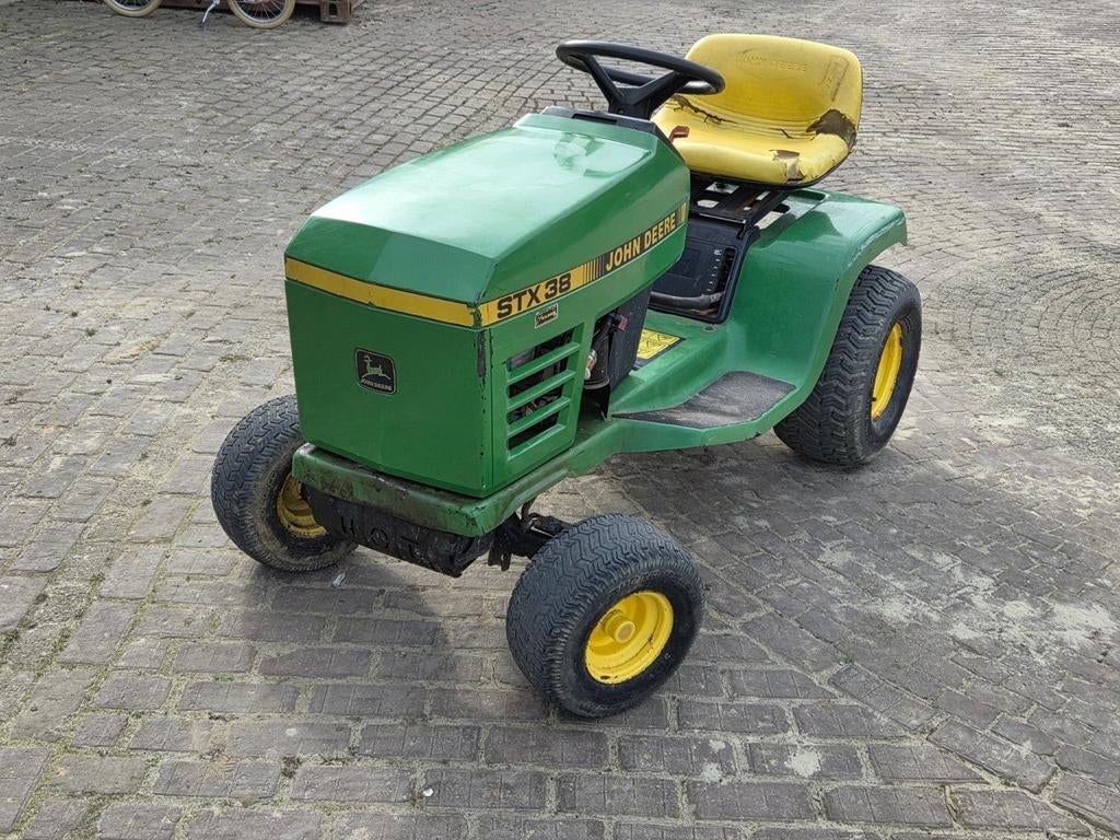 John Deere STX 38 Zitmaaier - Loopt goed, kleine reparaties, Tuin en Terras, Zitmaaiers, Ophalen, Gebruikt