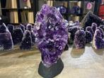 Amethist cluster op betonnen voet (66)diep paars van kleur!, Ophalen of Verzenden, Mineraal