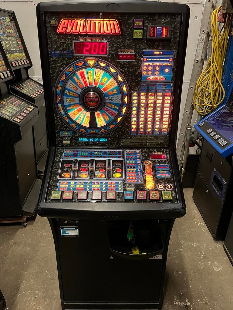 evolution gokkast, Verzamelen, Automaten | Gokkasten en Fruitautomaten, Met sleutels, Gebruikt, Eismaspeelautomaten, Ophalen of Verzenden