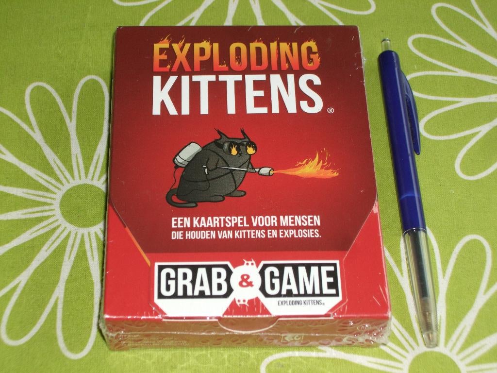 Nieuw in seal: Exploding Kittens - Grab & Game, Hobby en Vrije tijd, Gezelschapsspellen | Kaartspellen, Een of twee spelers, Ophalen of Verzenden