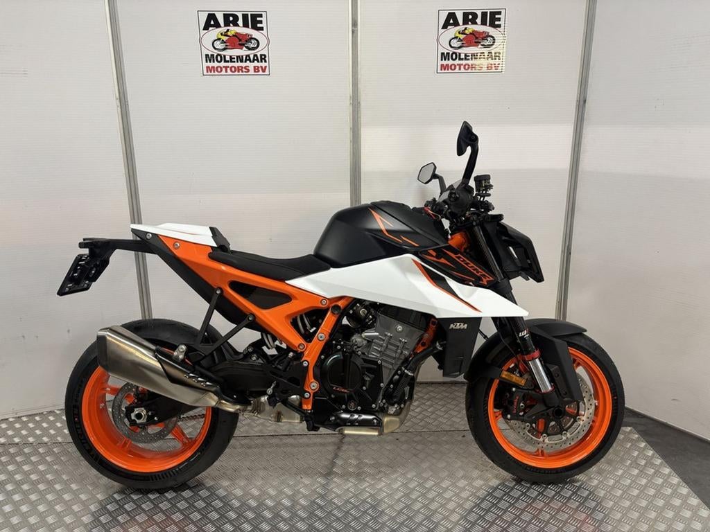 KTM 990 Duke R (bj 2025 model 2026), Motoren, Motoren | KTM, 2 cilinders, KTM, Motorrijbewijs A, Bedrijf