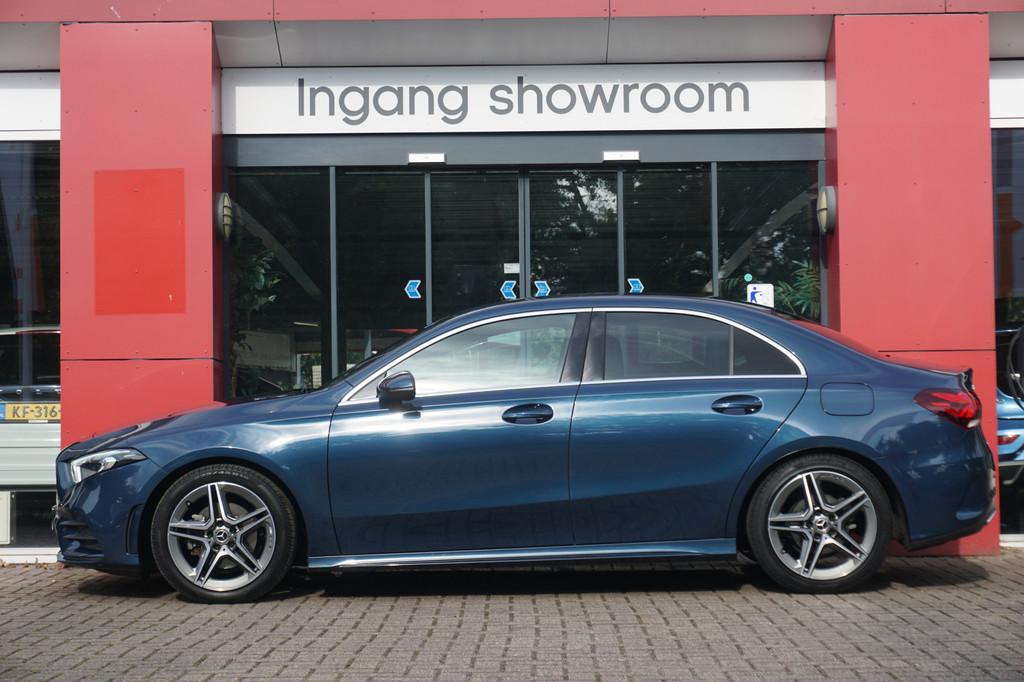 Mercedes-Benz A-Klasse 180 Business Solution AMG | Automaat, Auto's, 136 pk, Gebruikt, 4 cilinders, Blauw
