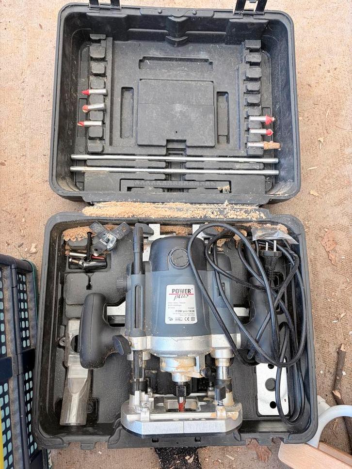 Powerplus POW PRO 163X Bovenfrees 1500W met accessoires, Doe-het-zelf en Verbouw, Gereedschap | Freesmachines, Gebruikt, Elektrisch