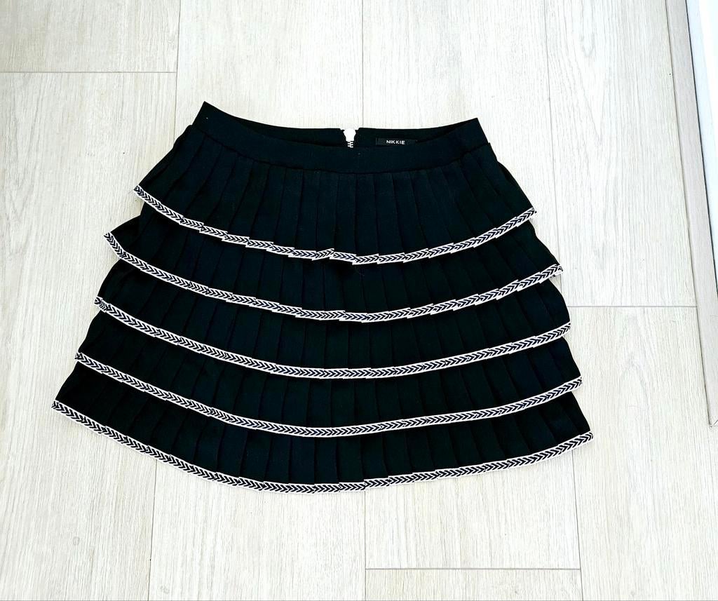 Zwart rokje Nikkie, Kleding | Dames, Maat 38/40 (M), Zwart, Ophalen of Verzenden, Zo goed als nieuw