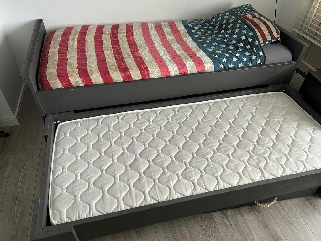 Uitschuifbaar bed met opberglades, Huis en Inrichting, Ophalen, Gebruikt, 90 cm, Eenpersoons