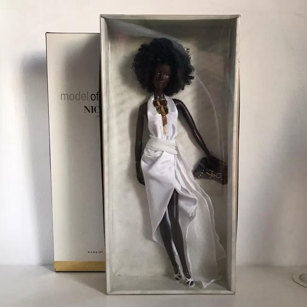 Barbie Model of the Moment: Nichelle, Urban Hipster 2004, Ophalen of Verzenden, Nieuw, Fashion Doll