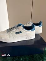Fila sneakers wit met blauw mt. 44 zgan, Wit, Ophalen of Verzenden, Sneakers of Gympen, Zo goed als nieuw