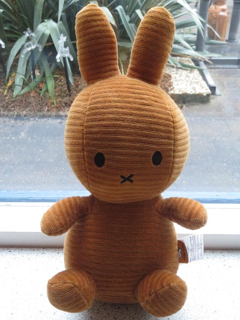 Konijn Miffy Nijntje okergeel fijn ribfluweel meet ca 35 cm, Konijn, Nijntje, Ophalen of Verzenden, Zo goed als nieuw