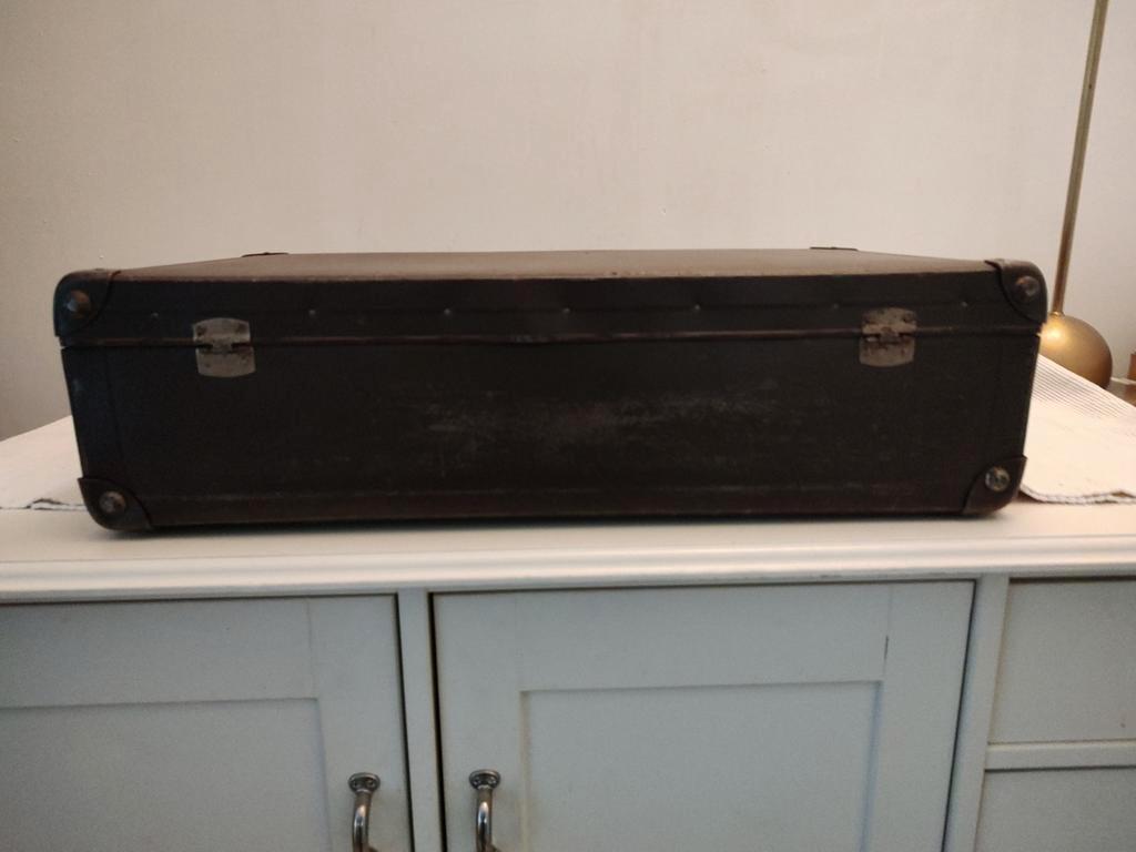 K418 VINTAGE jaren 40 koffer van geperst karton, Sieraden, Tassen en Uiterlijk, Koffers, 60 tot 70 cm, Overige materialen, Gebruikt