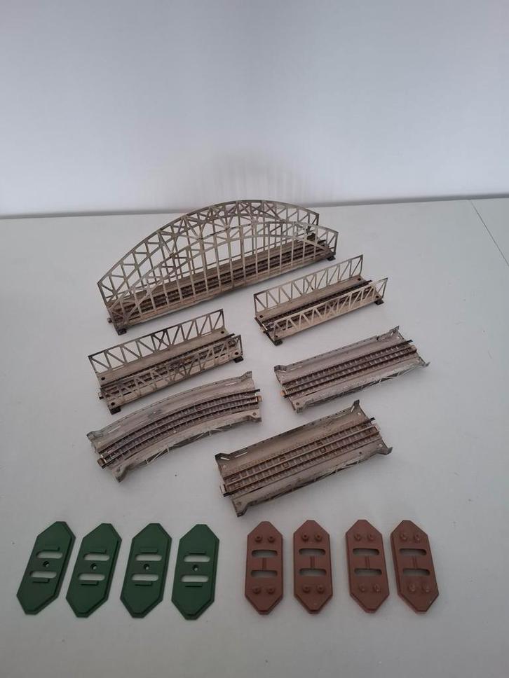 Pakket 2 Marklin 467/2 468/D diverse oude brugdelen 14 delig, Hobby en Vrije tijd, Modeltreinen | H0, Gebruikt, Brug, Tunnel of Gebouw