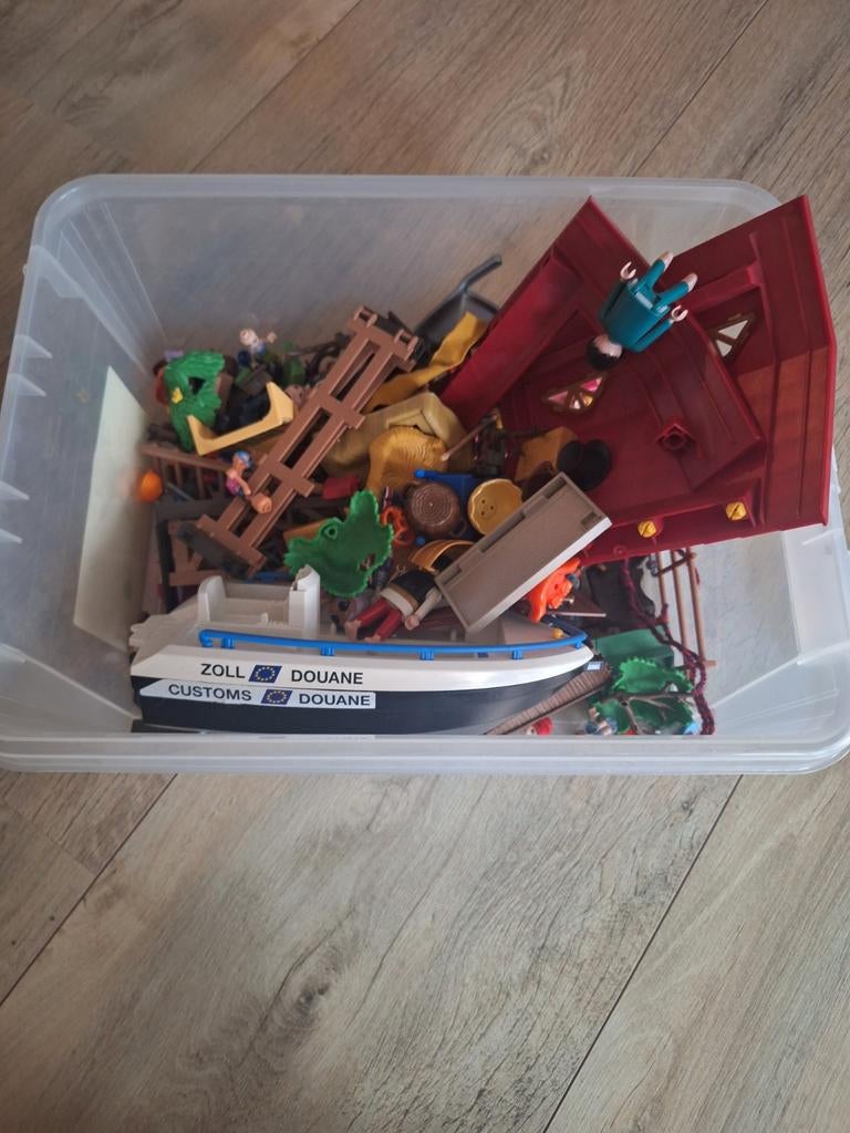 Grote doos met Playmobil speelgoed, Ophalen