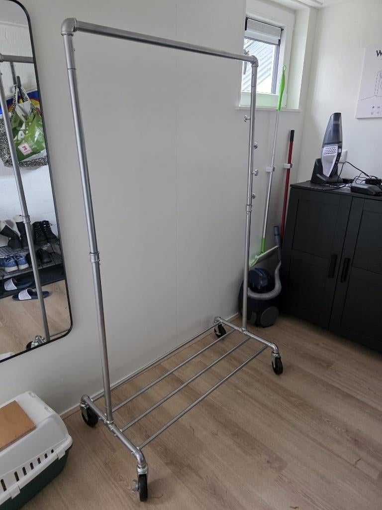 Kledingrek, Ophalen, Met wielen, Zo goed als nieuw