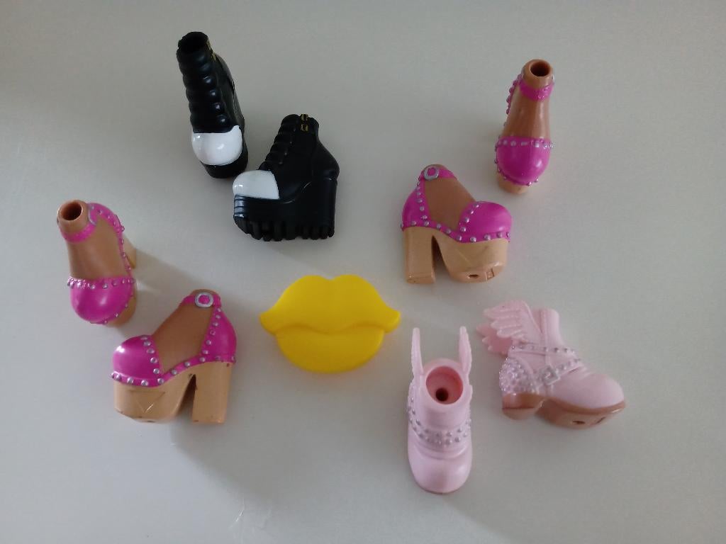 Bratz Selfie Snaps Schoenen voor Jade, Cloe en Yasmin, Ophalen of Verzenden, Gebruikt, Kleertjes