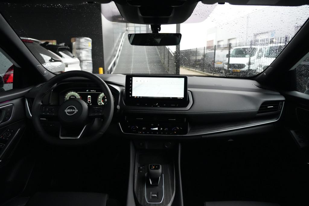 Nissan QASHQAI 1.3 MHEV Xtronic Tekna 158pk Panoramadak/360C, Gebruikt, Zwart, 4 cilinders, Adaptive Cruise Control