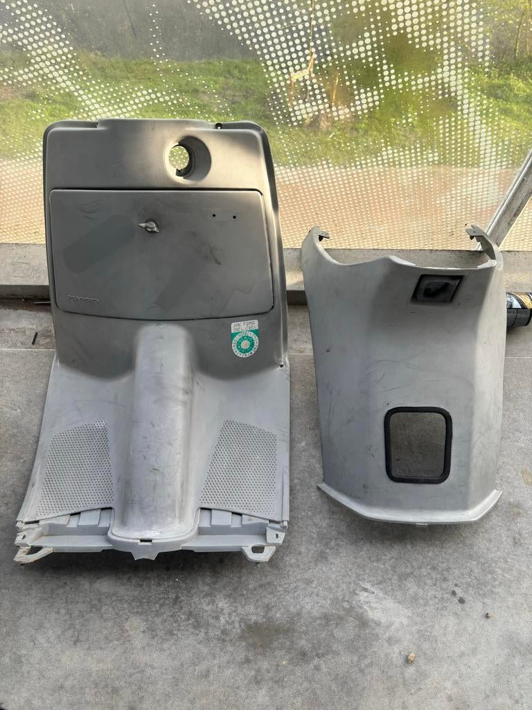 Piaggio SKR kappen set, bijna compleet, lichte schade, Ophalen, Gebruikt, Kap, Piaggio