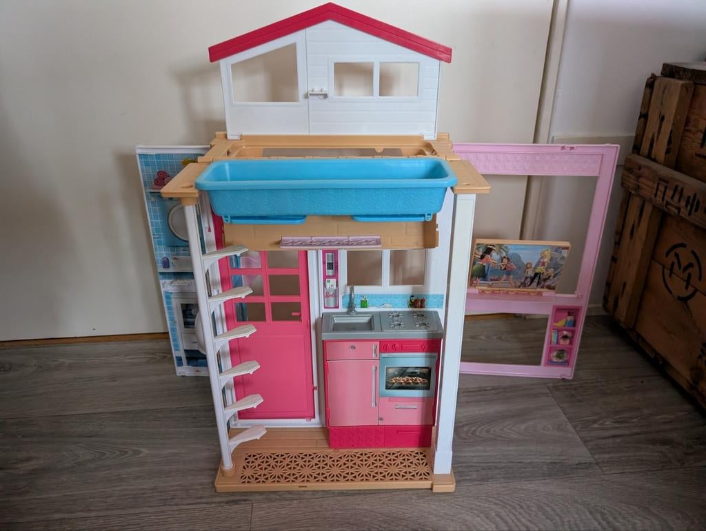 Barbie Inklapbaar Droomhuis met Meubels en Accessoires, Kinderen en Baby's, Speelgoed | Poppenhuizen, Gebruikt, Poppenhuis, Ophalen of Verzenden
