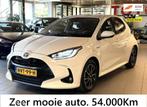Toyota Yaris 1.5 Hybrid Dynamic 54.473 Km, Auto's, Gebruikt, Euro 6, 450 kg, Wit
