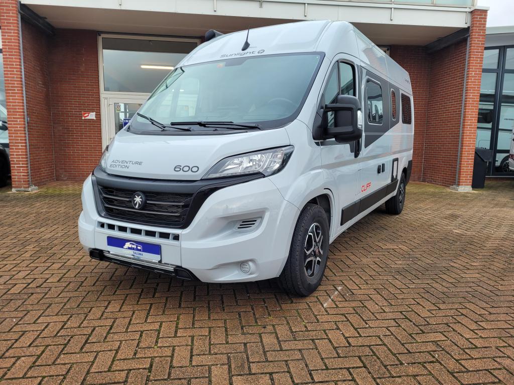 Sunlight Cliff 600 Adventure Edition Autom., Caravans en Kamperen, Campers, Automaat, Sunlight, Ringverwarming, Fiat