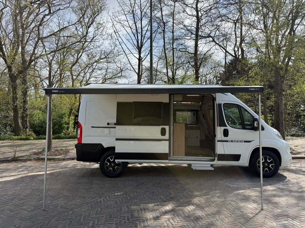 2018 Adria Twin 600SPT | 55d km | Vastbed | douche + toilet, Airbags, Buscamper of Camperbus, Ringverwarming, Tot en met 3