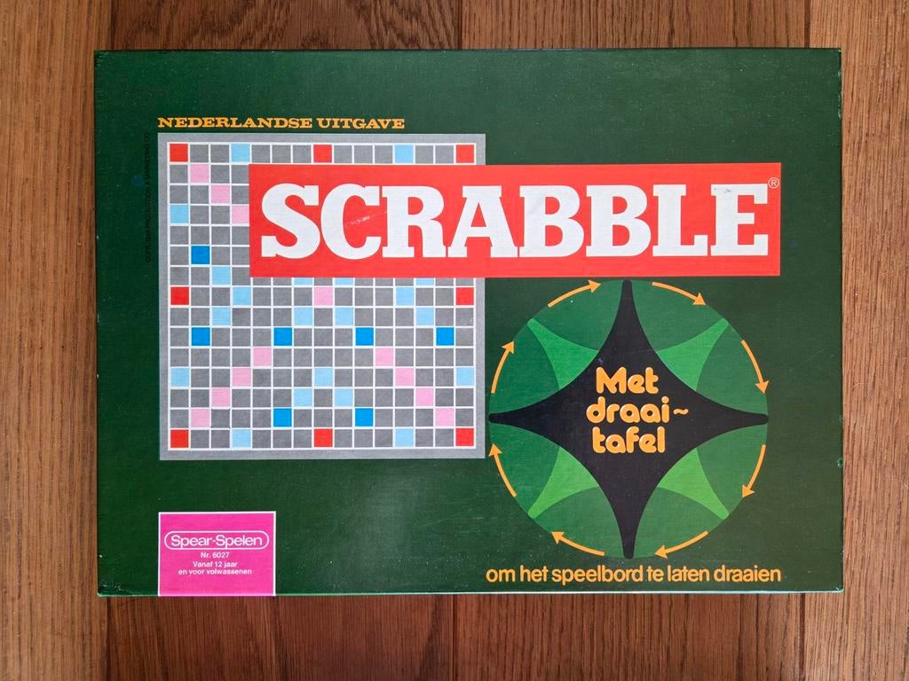SCRABBLE MET HOUTEN LETTETS, DRAAITAFEL EN ZANDLOPER, Een of twee spelers, Ophalen of Verzenden, Zo goed als nieuw, SPEAR SPELEN