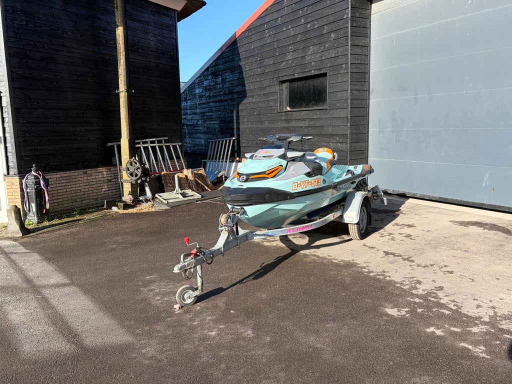 Sea-Doo Wake Pro 230 + trailer, Watersport en Boten, Jetski's en Waterscooters, Ophalen, Zo goed als nieuw, Benzine, 200 pk of meer