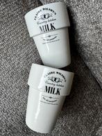 Set van 2 Claire Wilson's Country Kitchen Melkbekers, Keramiek, Ophalen of Verzenden, Zo goed als nieuw, Overige stijlen