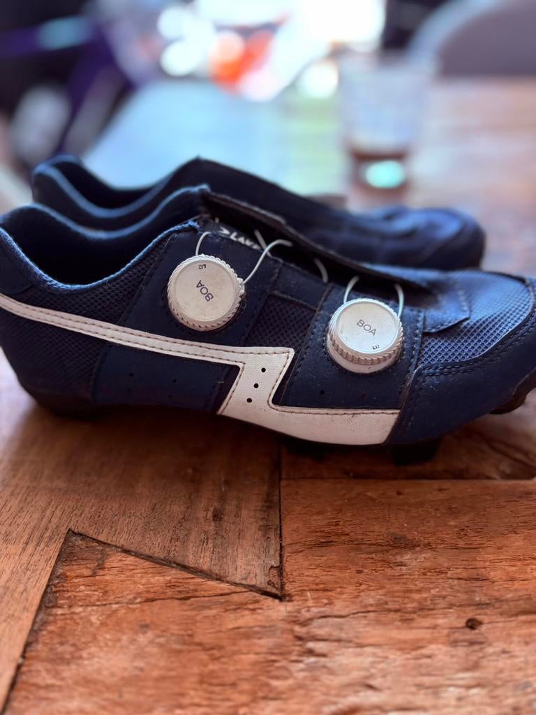 Lake gravel/mtb schoenen maat 39, Ophalen, Zo goed als nieuw, Helm