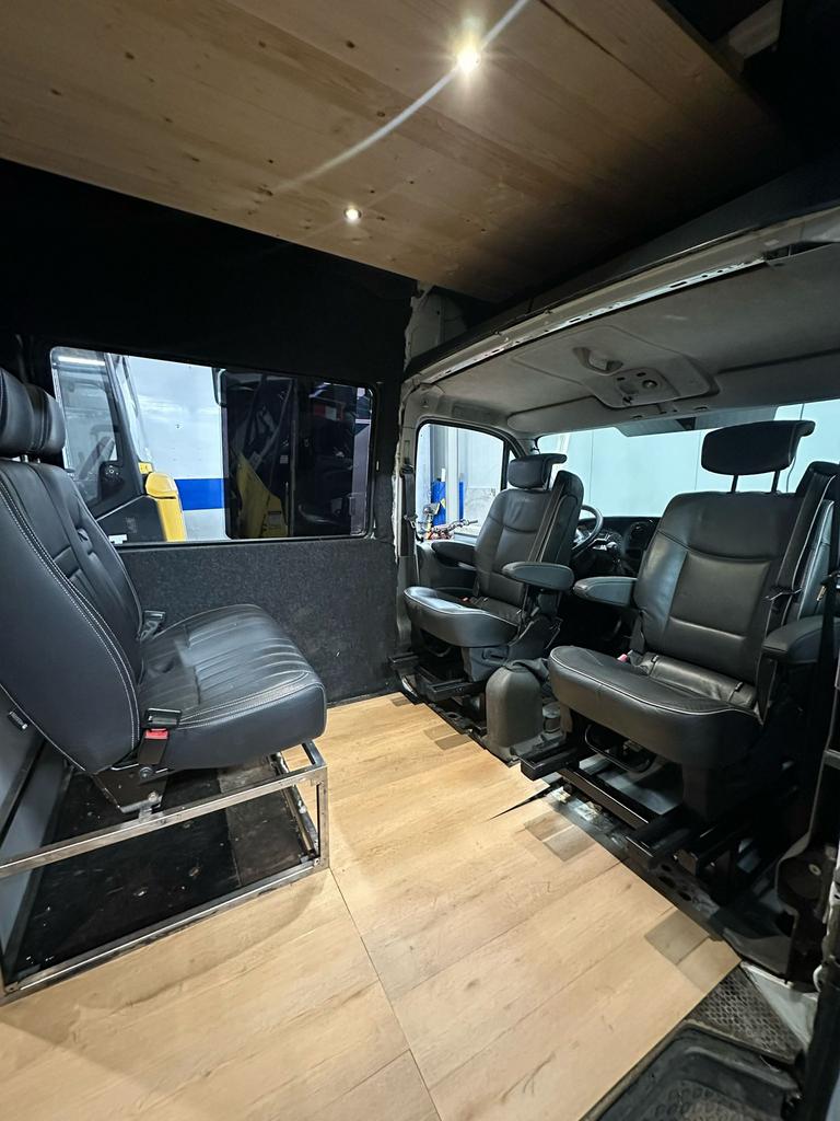 Ik heb ze weer : zwart leren stoelen met armsteunen camper, Auto-onderdelen, Interieur en Bekleding, Ophalen of Verzenden, Gebruikt
