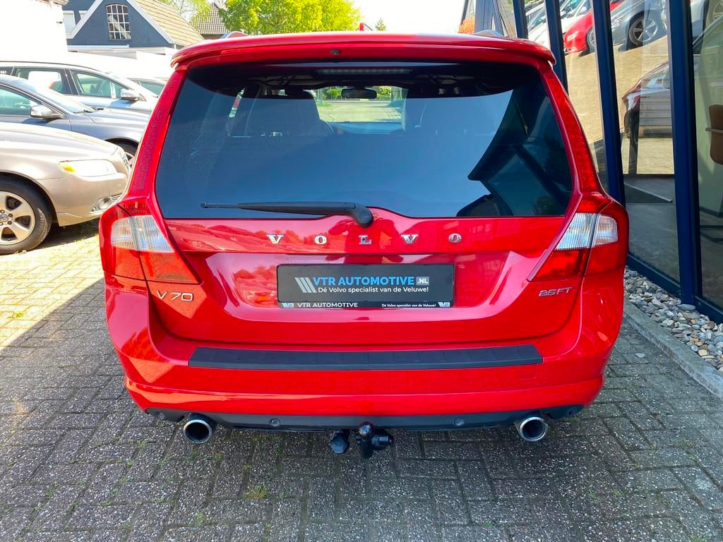 Volvo V70 2.5FT R-Design 230PK Automaat, Auto's, Gebruikt, Zwart, Traction-control, 2521 cc