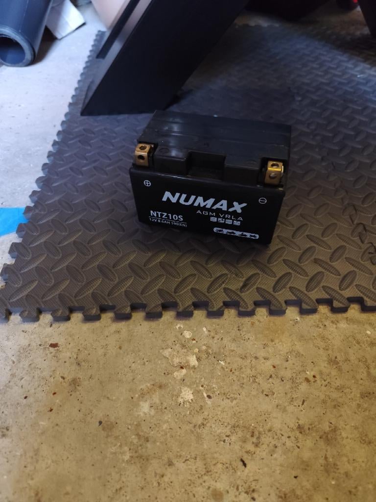 Numax AGM VRLA motoraccu NTZ10S 12V 8.5Ah, Motoren, Ophalen of Verzenden, Nieuw