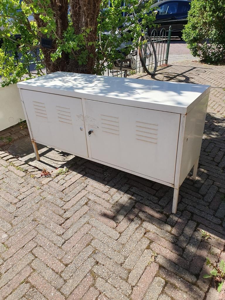 Ikea PS kast van metaal - Heeft buiten gestaan, Ophalen, Gebruikt