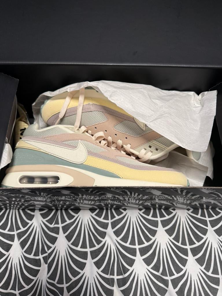 Nike Air Max BW Coded Nature 42,5, Ophalen of Verzenden, Nieuw, Overige kleuren, Sneakers of Gympen