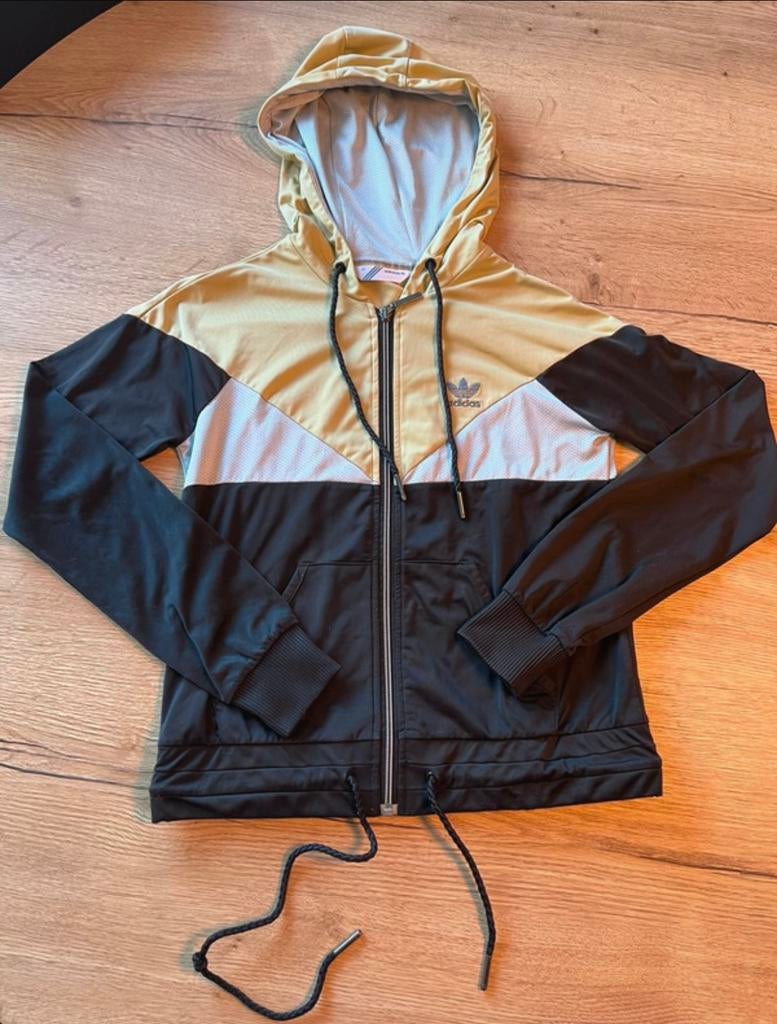 Adidas vest maat 10 ( 140/146), Kinderen en Baby's, Kinderkleding | Maat 140, Ophalen of Verzenden, Zo goed als nieuw, Jongen of Meisje
