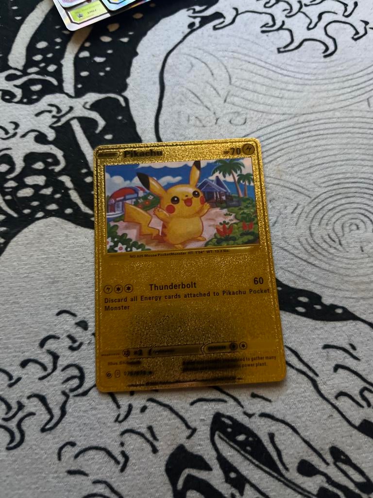 Gouden Pikachu Kaart - Zeldzaam Verzamelobject, Ophalen of Verzenden, Zo goed als nieuw, Losse kaart, Foil