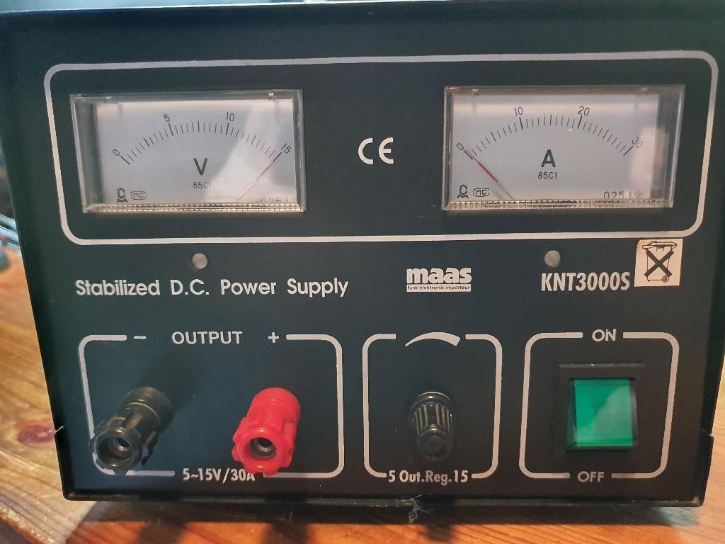 Te koop Zware voeding 5-15Vdc 30Amp, Telecommunicatie, Ophalen of Verzenden, Gebruikt, Zender en Ontvanger