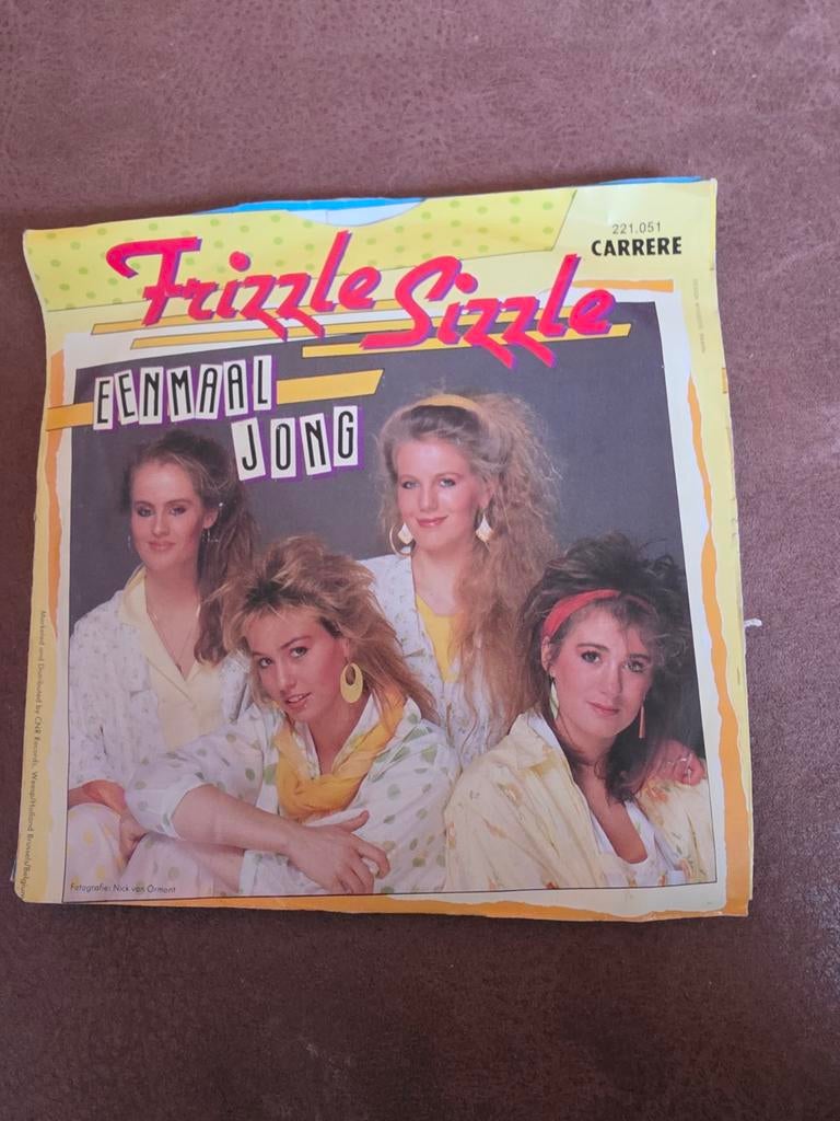 Frizzle Sizzle - Eenmaal Jong (Single), Gebruikt, 7 inch, Ophalen of Verzenden, Pop