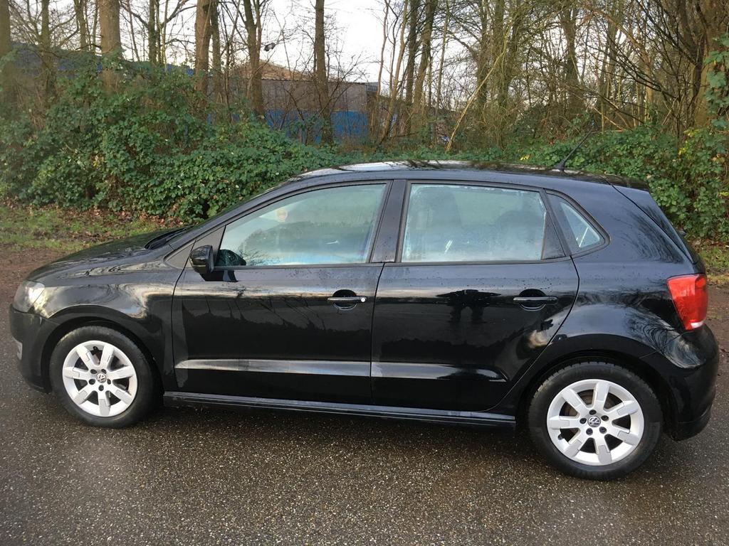 Volkswagen Polo 1.2 TDI  2010 Zwart voor schade, Voorwielaandrijving, Euro 5, 74 pk, 1199 cc