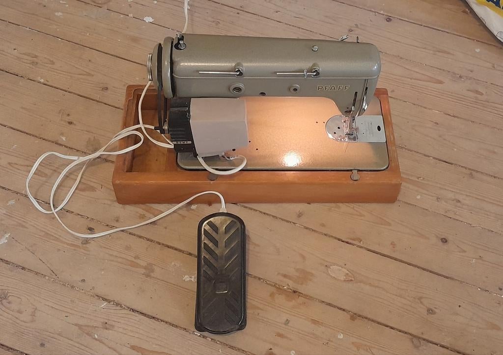 Pfaff 230 Naaimachine - Vintage en Robuust, Hobby en Vrije tijd, Naaimachines en Toebehoren, Gebruikt, Naaimachine, Pfaff, Ophalen of Verzenden