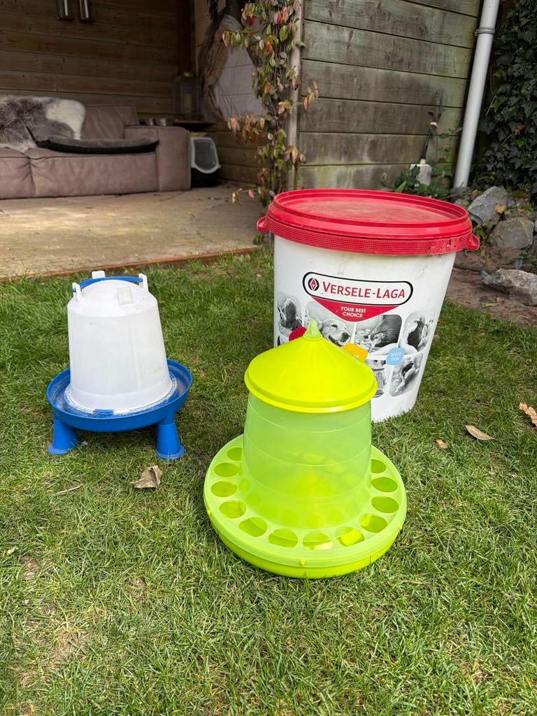 Kippen: Voerbak, waterbak en opslagbak, Ophalen, Gebruikt