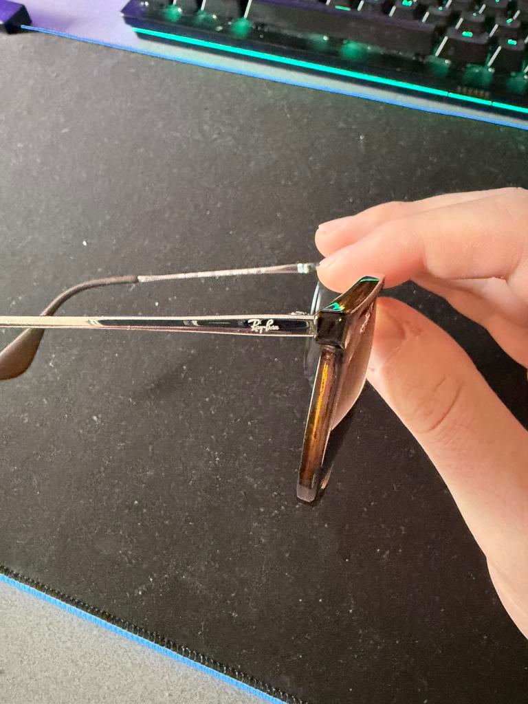 Rayban Erika, Sieraden, Tassen en Uiterlijk, Zonnebrillen en Brillen | Dames, Ophalen of Verzenden, Zo goed als nieuw, Ray-Ban